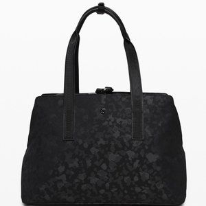 Lulu Lemon Go Getter Bag 26L